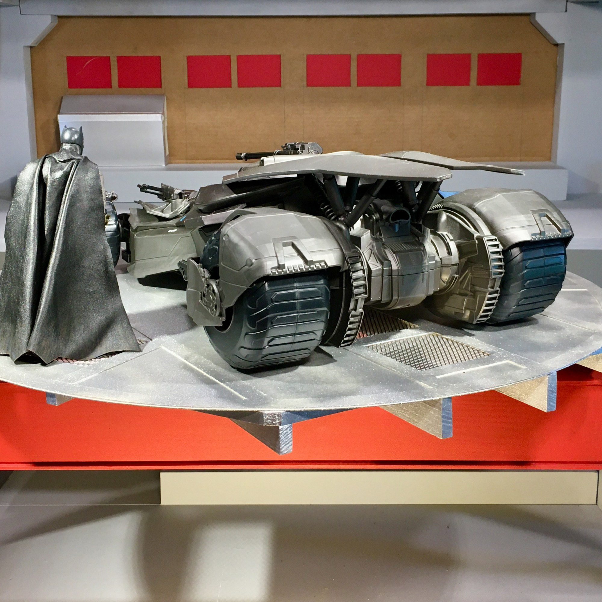 Batcave Diorama batmobile 1/12 scale